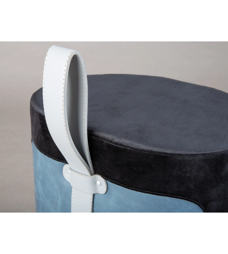 Pouf nero e azzurro con maniglia in ecopelle, 38x32,5x43 cm